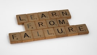 Blocs de bois avec texte Learn from Failure